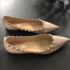 valentino rockstud flats poudre